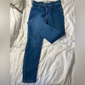 Signature Levi High Rise Super Skinny Sz10